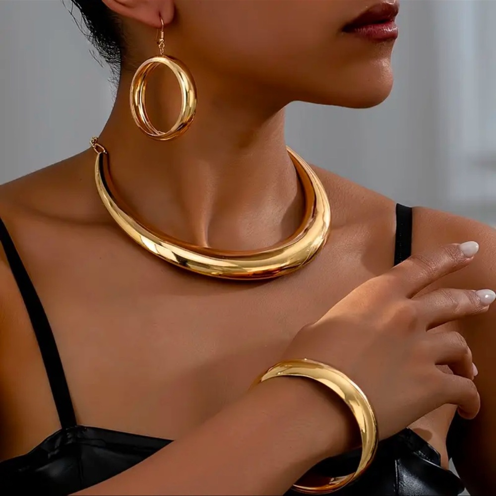 NWT Jewelry Set, Choker with Hoop Earrings & Bracelet.